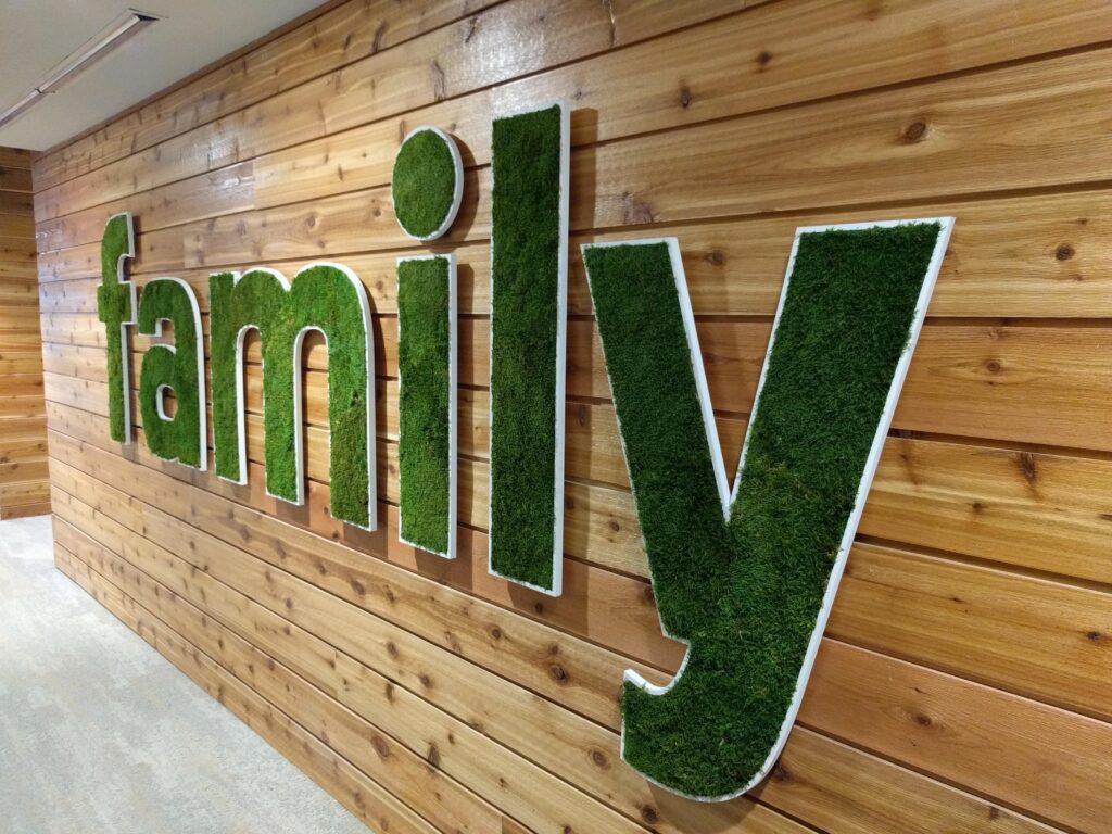 logo family